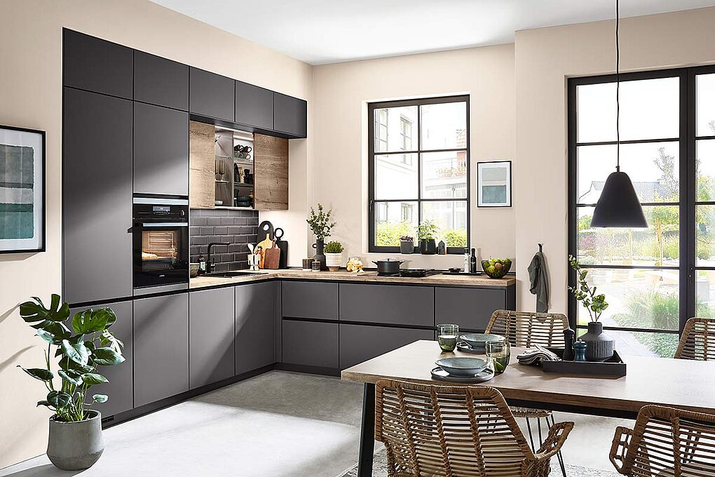 Graue Küche: Welche Wandfarbe kannst du zur grauen Küche kombinieren?